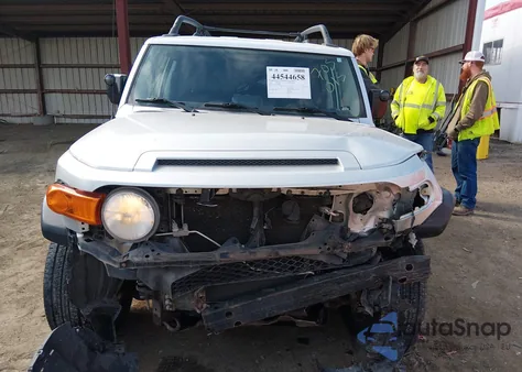 2007 Toyota Fj Cruiser z USA, uszkodzony, nr VIN JTEBU11F070084400